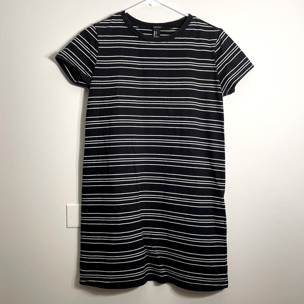 Forever 21 black and white striped t-shirt dress casual comfortable summer women